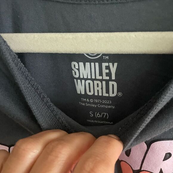Girls Smiley World Long Sleeve Oversized T-Shirt Size Small 6-7 - Picture 7 of 8